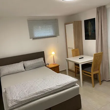 Ramona דירה שווביש האל